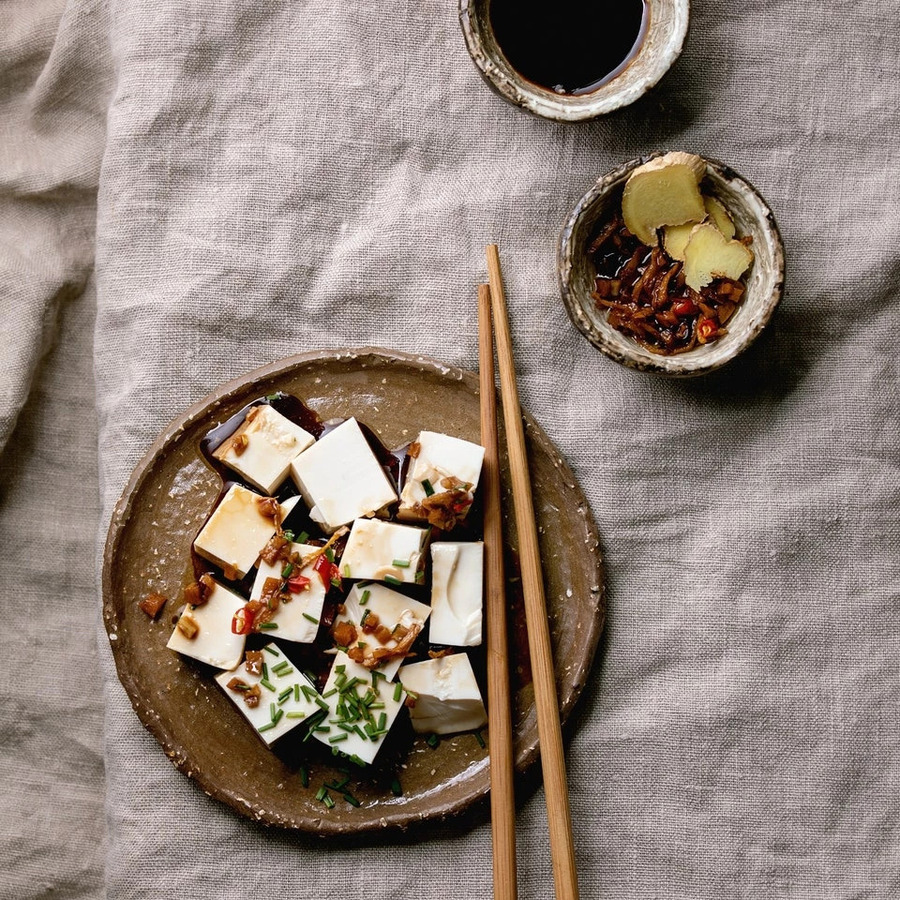 Pourquoi le tofu est un incontournable de votre petit-déjeuner : bienfaits et idées délicieuses pour chaque jour