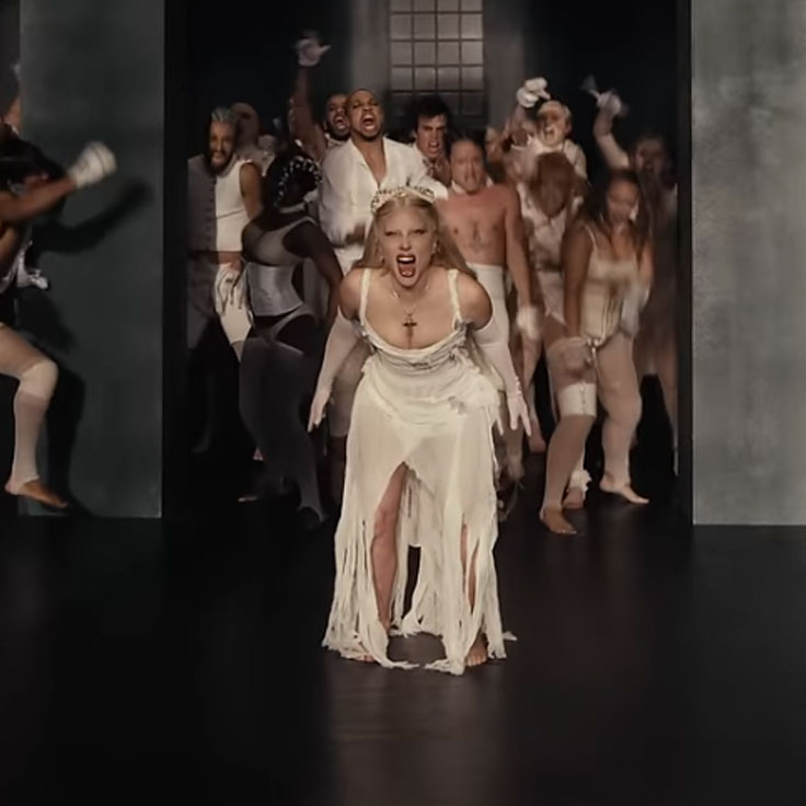 Lady Gaga творить магію: кліп "Abracadabra" — це чиста енергія та мода на межі реальності