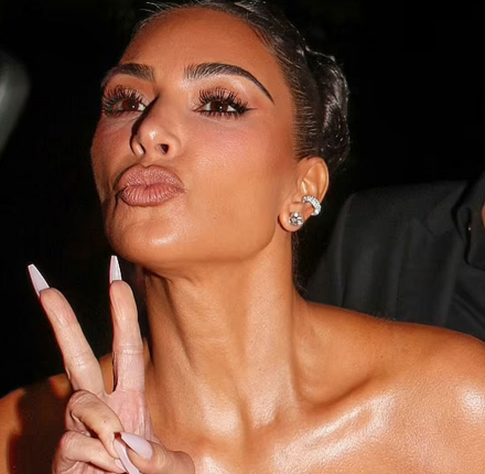 Kim Kardashian, Lauren Sanchez, Katy Perry et Eva Longoria profitent d’une croisière glamour sur la Seine