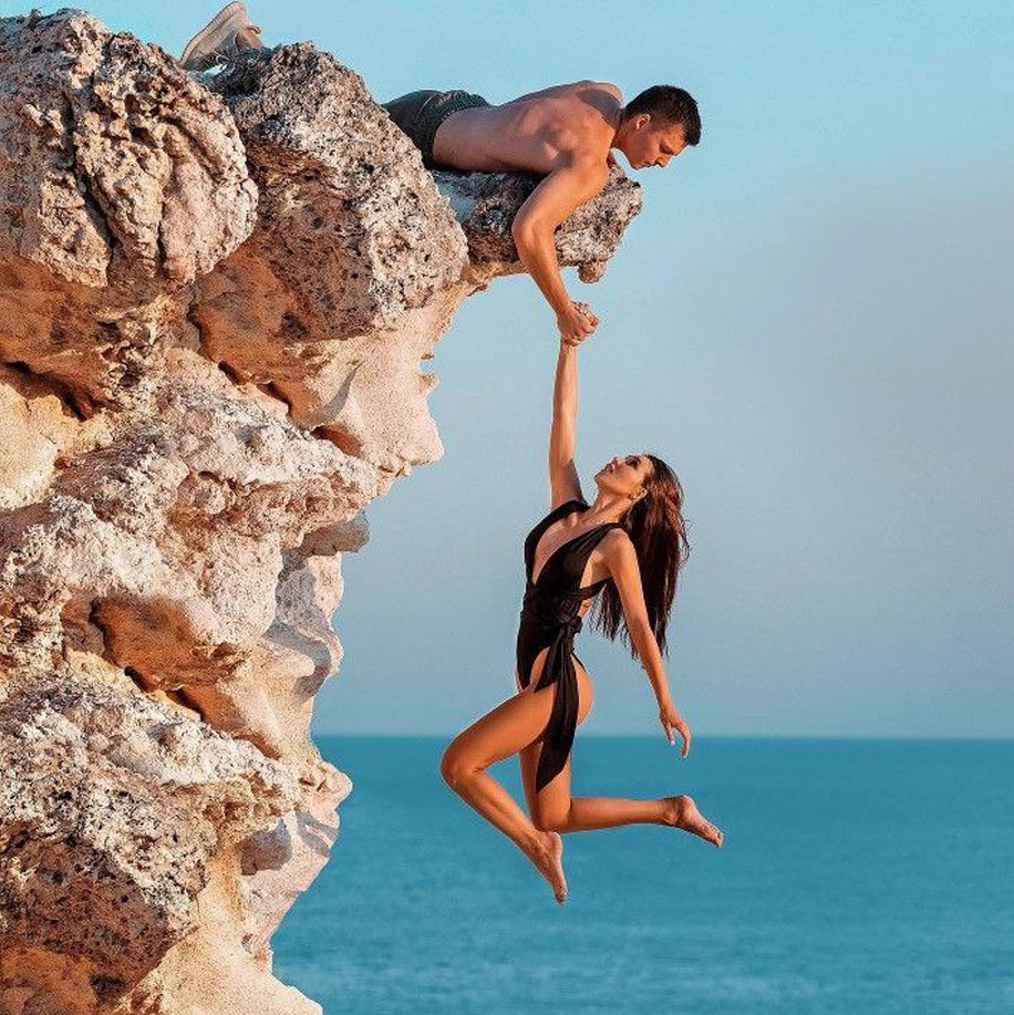 He's close, but not with you: 7 worrying signs of "almost relationships" where you lose yourself