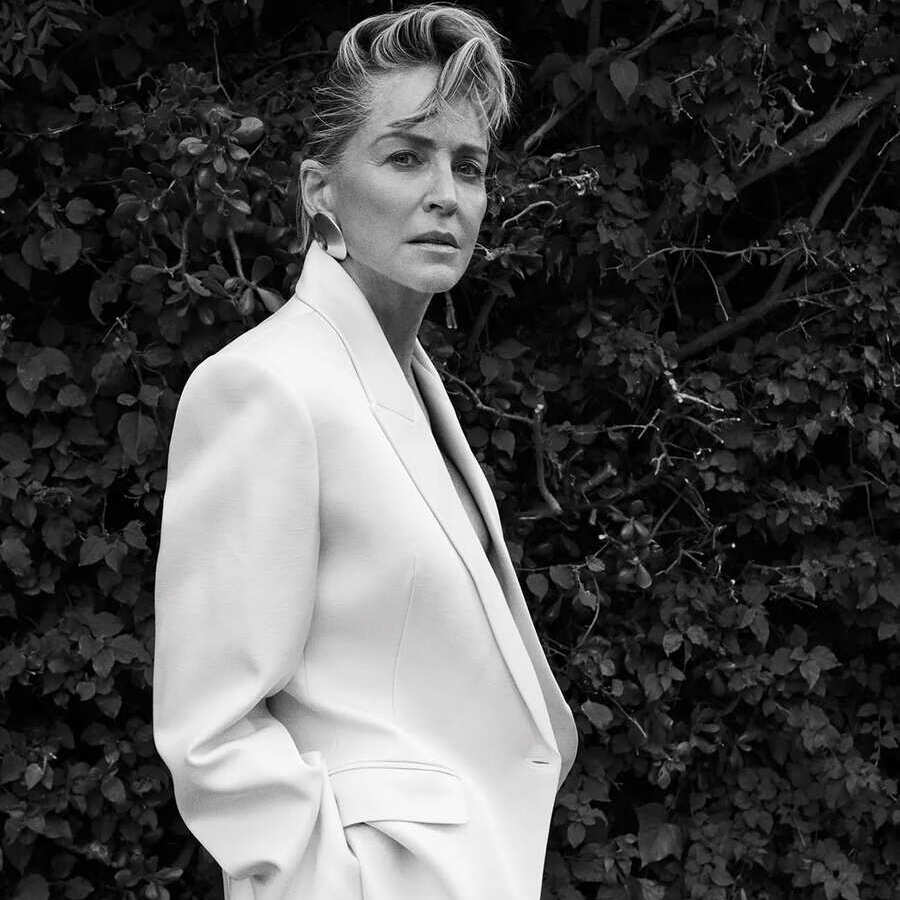 67 ist das neue 37: Sharon Stone bricht erneut alle Regeln auf dem Vogue-Cover