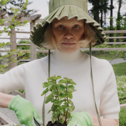 «J’ai retrouvé moi-même» : Comment le jardinage a changé la vie de Pamela Anderson