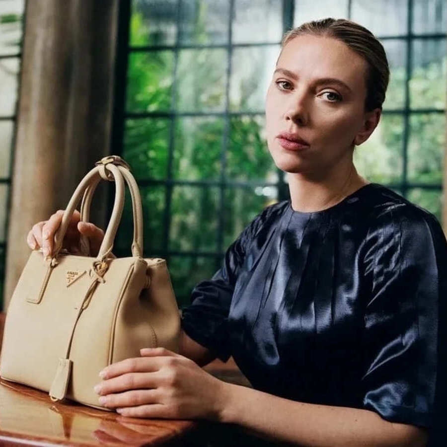Scarlett Johansson e la magia di Galleria per Prada