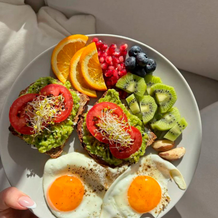 7 znakova da vašem tijelu nedostaje proteina — i kako to popraviti