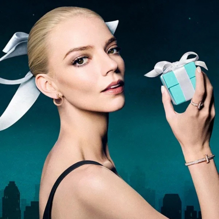 Anya Taylor-Joy i čarolija ljubavi: Tiffany & Co. lansira božićnu kolekciju