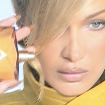 Bella Hadid u prazničnoj kampanji Orebella: novi pogled na parfumeriju