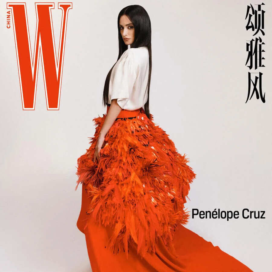 Пенелопа Крус блищить у Chanel на обкладинці W Magazine China