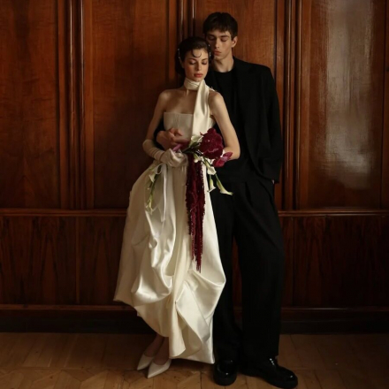 To Search or to Wait? Romance in the Digital Age and True Happiness