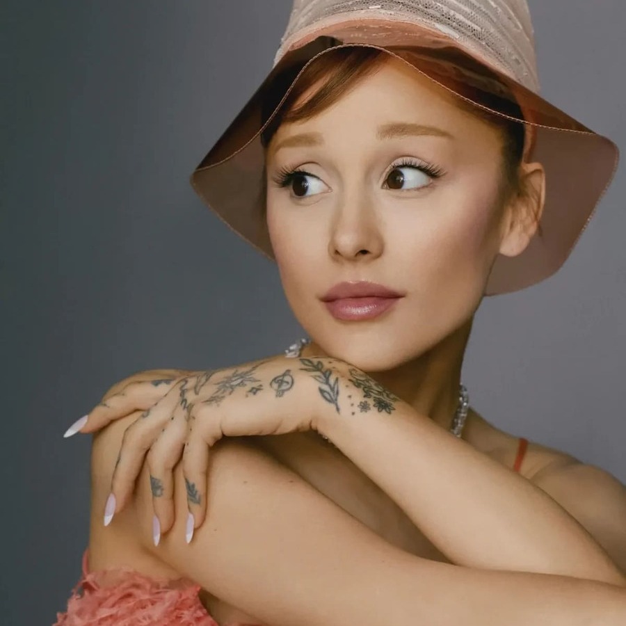 Ariana Grande: kraljica elegancije i smjele ženstvenosti na naslovnici Vogue Japan