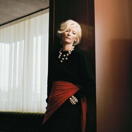 Тильда Суинтон снова на обложке Vogue: спустя девять лет она по-прежнему недосягаемо прекрасна