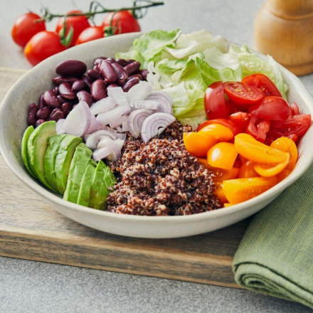 El plato de Harvard: por qué este principio “aburrido” de alimentación se ha convertido en el mejor lifehack para la mujer moderna