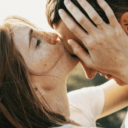Pause dans une relation : une chance de sauver l’amour ou le premier pas vers la rupture ?