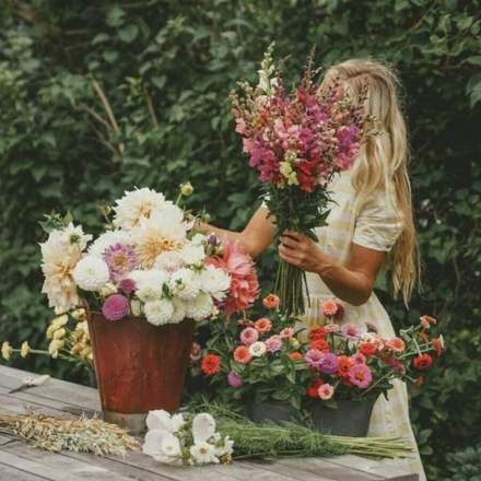Why the Generation of 30-Year-Olds Suddenly Fell in Love with Gardening, Candles, and Birds: The New Trend of Slow Living