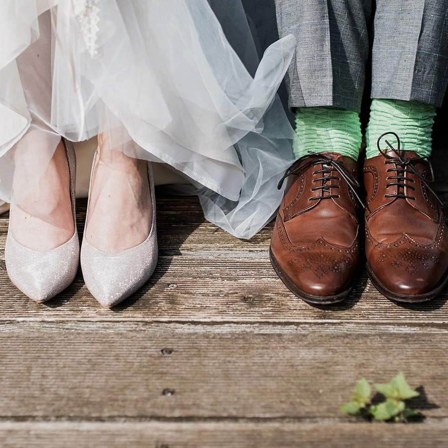 He Thinks Differently, But That Doesn't Mean He Doesn't Love You: How to See the World Through Your Partner's Eyes