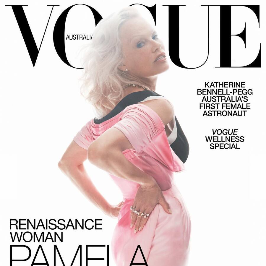 Pamela Anderson senza maschere: come la donna che il mondo conosceva attraverso i miti degli altri ha ritrovato se stessa