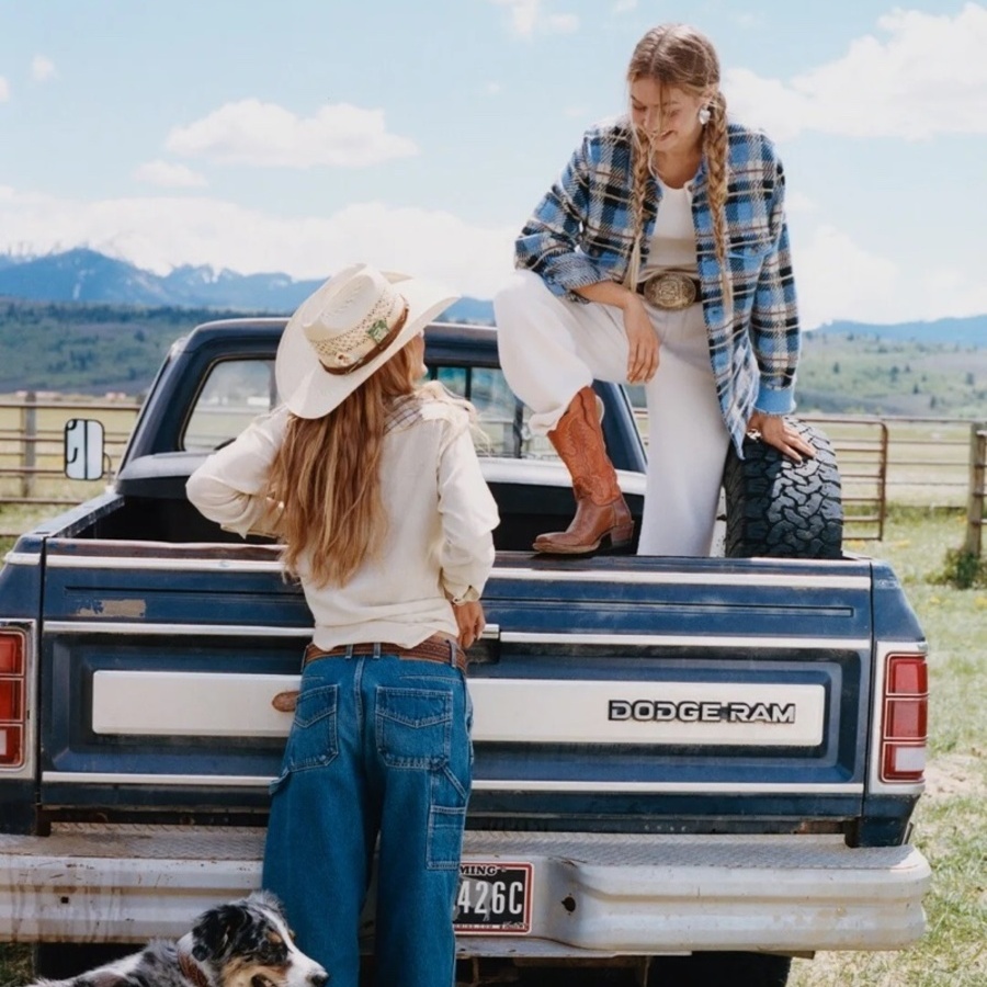 Gigi and Bella Hadid Bring Cowboy Style Back to Fashion: The Coziest Fall 2026 Campaign Is Already Taking Over the World