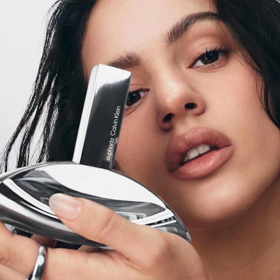ROSALIA Returns as the Face of Calvin Klein: The Fragrance That Promises to Make This Fall the Most Sensual in Years